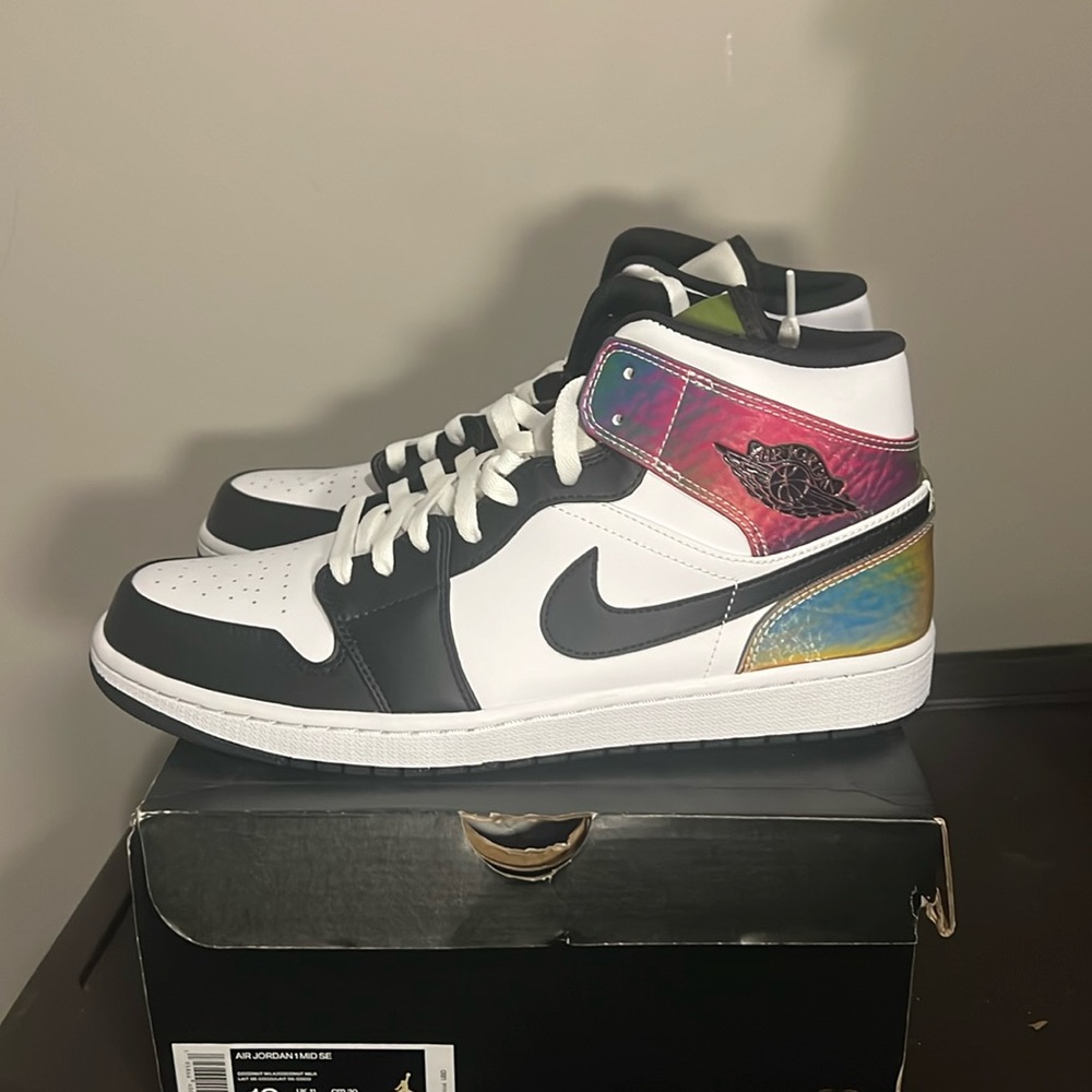Air Jordan 1 Mid